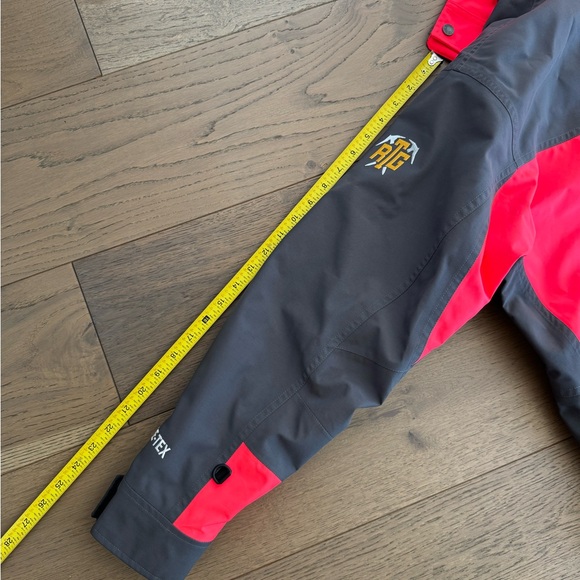 SUPREME X The North Face Gore-Tex Jacket in Medium - Picture 7 of 8